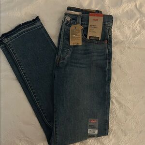 NWT Levi's Size 25 (0) Short Indigo Straight Leg Jeans